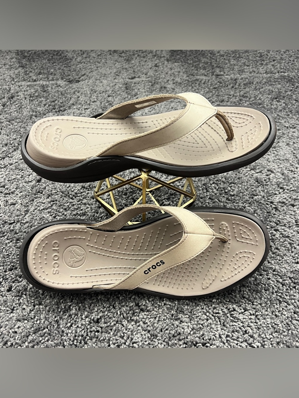 Crocs Capri V Shimmer Sandals Women’s Size 10 Brown Tan Flip Flops Slides